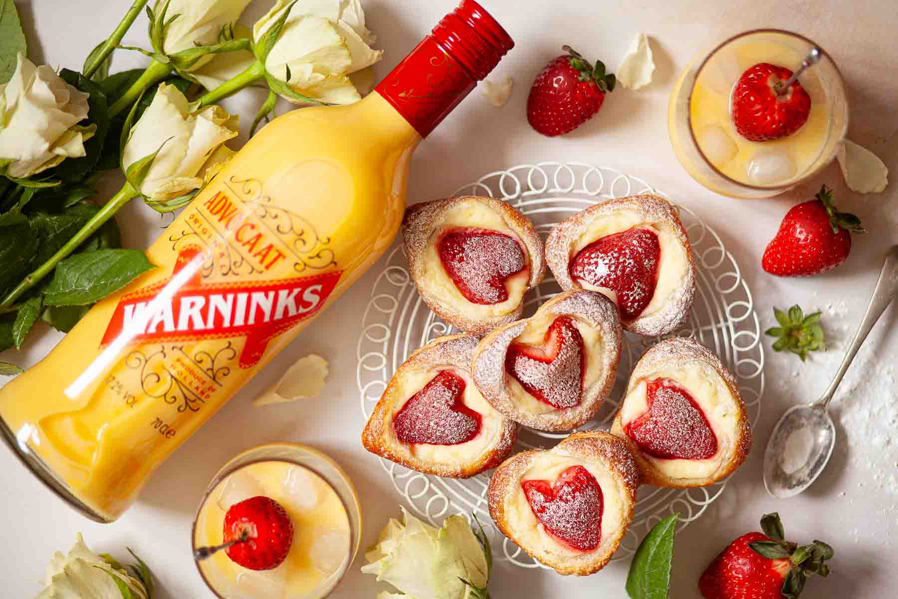 Warninks Strawberry Cream Cheese Tarts